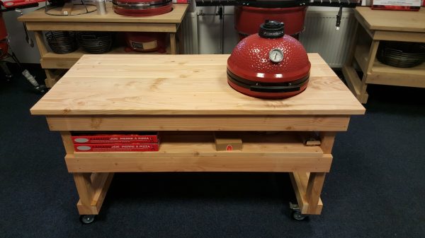 Joe Junior met Douglas Balken Tafel